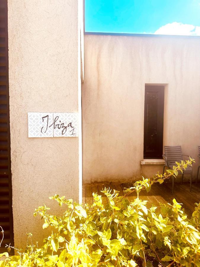 Les Madones Appartement Nîmes Buitenkant foto